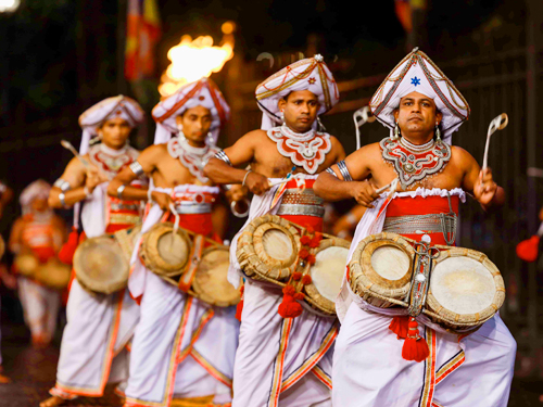 Kandy Esala Perahera Experience Tour From Galle
