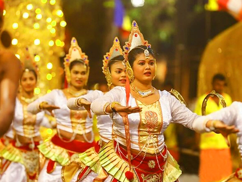 Kandy Esala Perahera Experience Tour From Passikudah