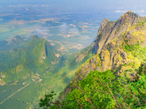 Kirigalpotta Mountain Hikking Tour From Nuwara Eliya