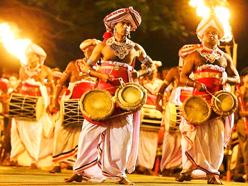 Kandy Esala Perahera Special Sri Lanka Tour